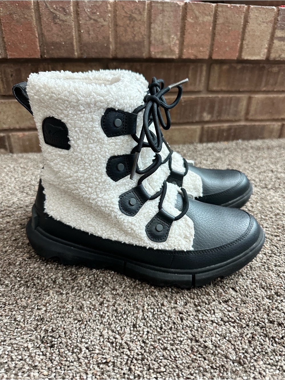 SOREL Explorer II Joan Cozy Boots Black Sea Salt Sherpa Winter Size 8